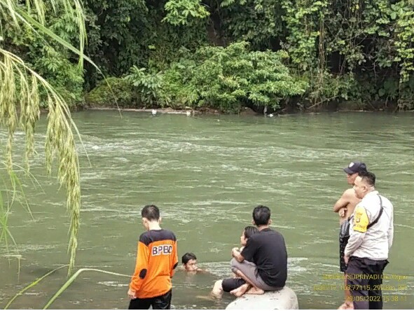 Seorang Karyawan Diduga Tidak Bisa Berenang Hilang Saat Mandi Di Sungai Ogan