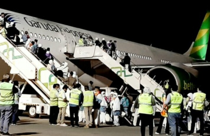 Bandara Adi Soemarmo Berangkatkan 15.499 Calon Jema’ah Haji, Operasikan 5 Stand Parkir