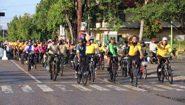 Sambut HUT Bhayangkara Ke 76, Polres Sumenep Gelar Sepeda Gembira Dan Jalan Sehat