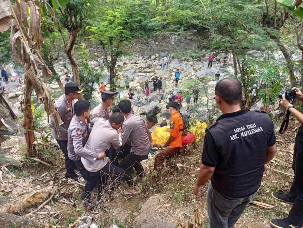 Polres Majalengka Pimpin Langsung Pencarian Korban MD Akibat Tenggelam Di Cek Dam Cijuray