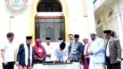 Presiden Jokowi Laksanakan Sholat Jum’at Sekaligus Resmikan Penataan Kawasan Masjid Ahmad Yani Kota Manado