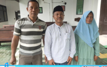Ket Gambar : Keluarga Korban Pembunuhan Berinisial S, Saat Dikonfirmasi Oleh Media ini di Pengadilan Negeri Sumenep.